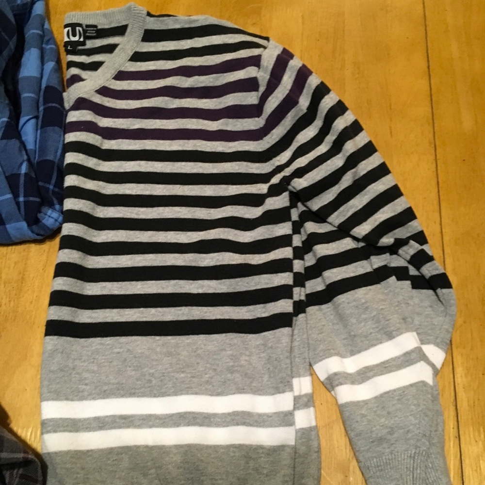 Lot of 3 BOYS Large 12-14 Flannel SHIRTS & Sweater - Picture 3 of 3